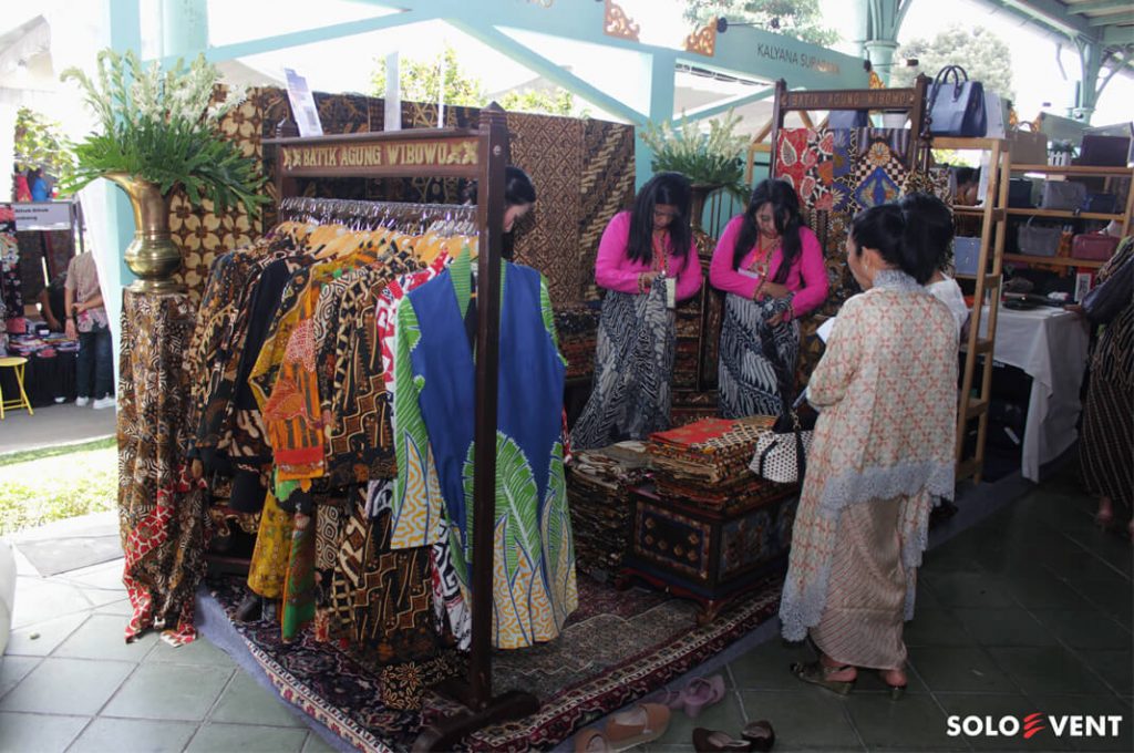 Di Hari Batik Nasional Ada Kain Batik Yang Dibuat Selama Setahun