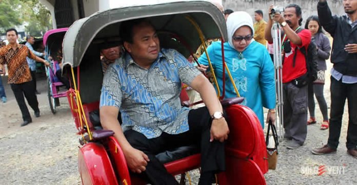 NAIK BECAK KE VASTENBURG, MENTERI PERDAGANGAN BUKA PAMERAN PANGAN NUSA 2015