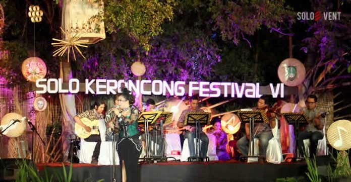 16 GRUP ORKES KERONCONG MERIAHKAN SOLO KERONCONG FESTIVAL 2015