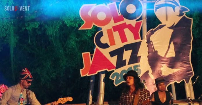 GUGUN BLUES SHELTER MENUTUP PANGGUNG SOLO CITY JAZZ 2015 HARI PERTAMA