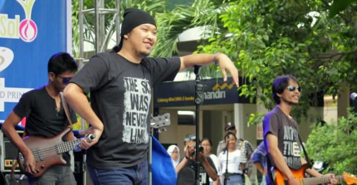 DIBALIK SENYUM NEO LETTO, TERSELIP PESAN MORAL