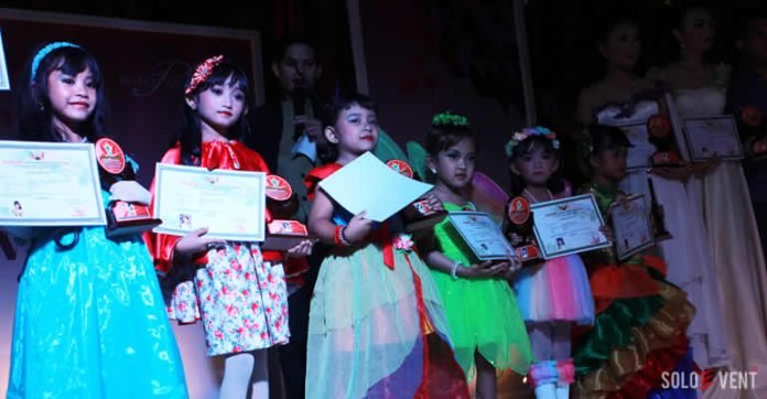 20 MODEL DIDIKAN REDLINE TAMPIL DI FASHION WAVE, ADA KIDS MODELNYA JUGA