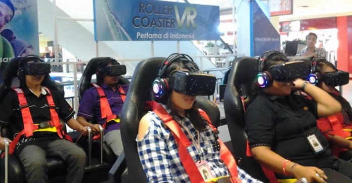 NAIK ROLLER COASTER DENGAN OCULUS PERTAMA DI INDONESIA