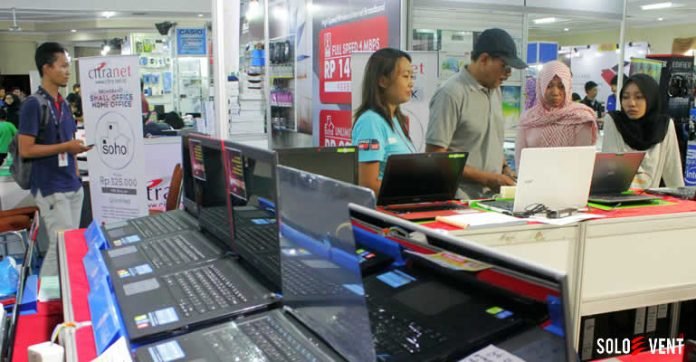 SOLO COMPUTER BAZAR SASAR PENJUALAN NOTEBOOK