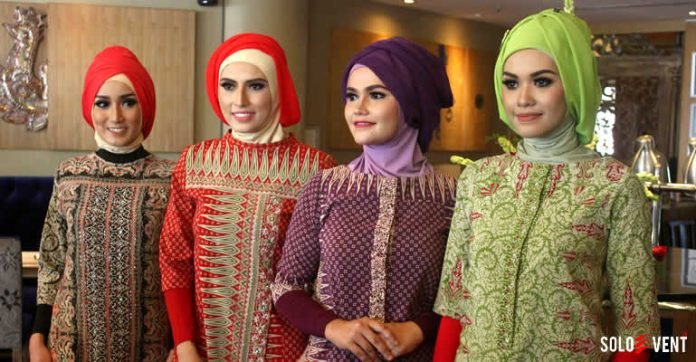 PADUPADAN BATIK MOTIF KLASIK DAN LUAR NEGERI DI FASHION LUNCHEON