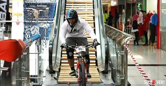 AKSI EKSTRIM DOWNMALL DI HARTONO MALL SOLO