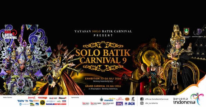 DI EKSEBISI SOLO BATIK CARNIVAL 9 KAMU BISA FOTO DENGAN KOSTUM SBC